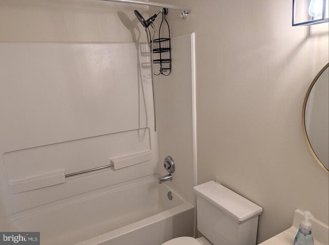 Building Photo - 505 Breckinridge Square SE