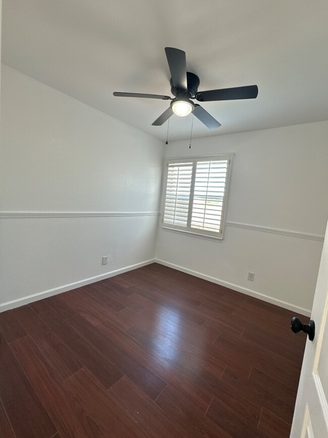 Building Photo - 7461 Plaza Redonda Dr