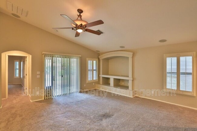 Building Photo - 1280 E Heather Dr