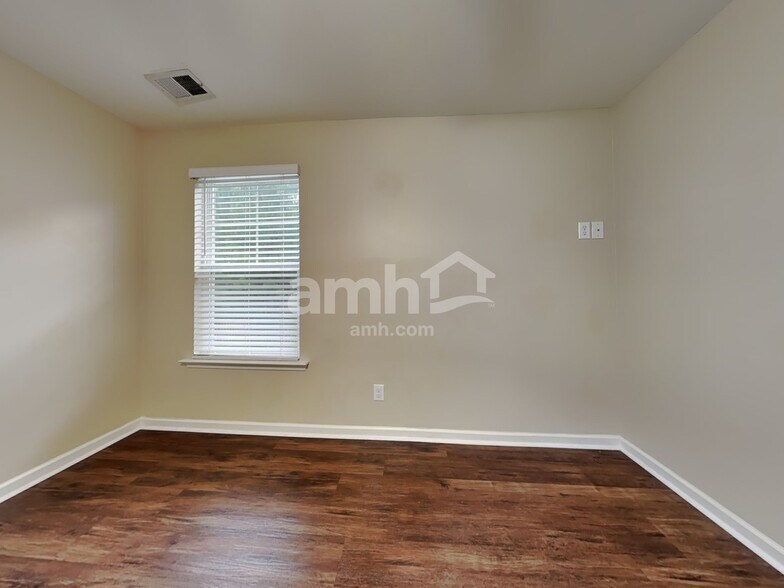 Building Photo - 498 Stonebridge Cir