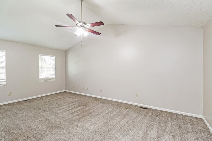 Building Photo - 2341 Castlecomer Dr