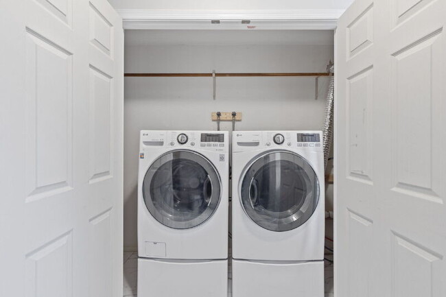 Building Photo - 4 Dewberry Way