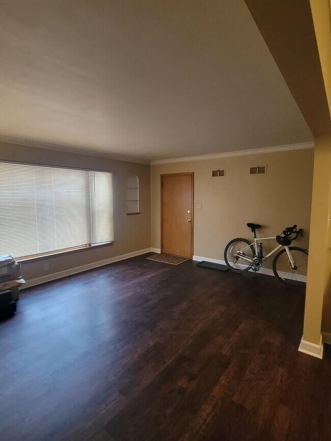 Building Photo - 6317-6319 W Girard Ave