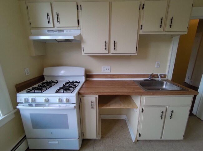 Building Photo - 36 Derby Ave