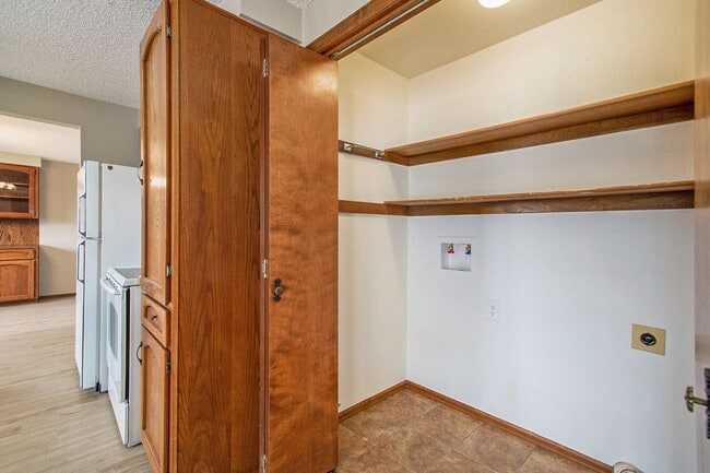 Building Photo - 3 br, 2 bath House - 2514 Kittredge Drive