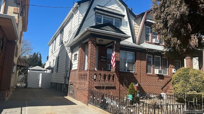 Building Photo - EAST 52 STREET