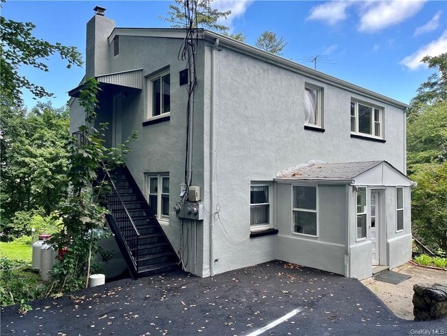 Building Photo - 46 Sunset Dr