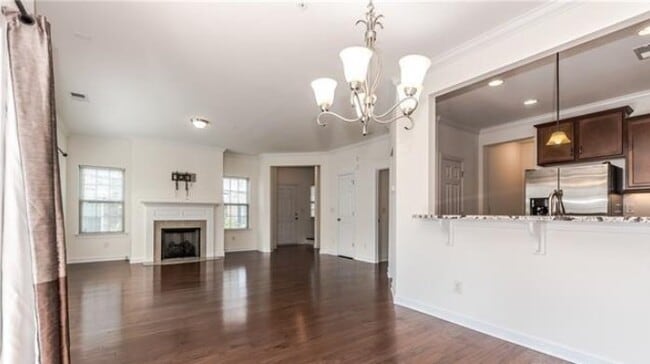 Building Photo - 14629 Juventus St