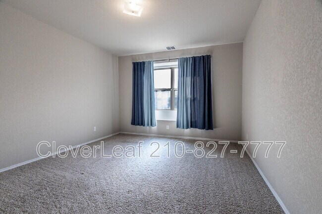 Building Photo - 2450 Dry Moss Way