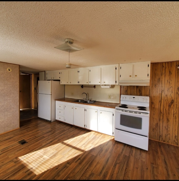 Building Photo - 70 Buttercup Dr