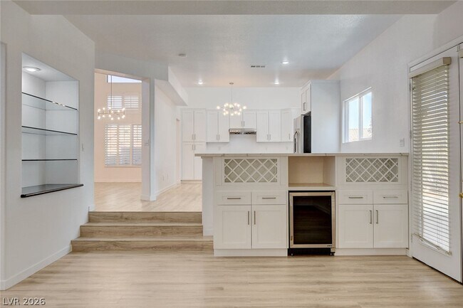 Building Photo - 8401 Desert Quail Dr
