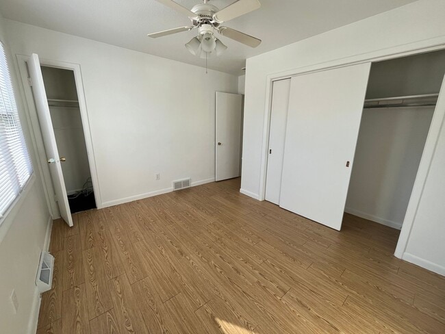 Building Photo - Dennis Riverfront