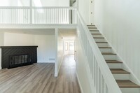Building Photo - 69 Groton Dr