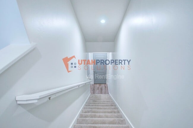Building Photo - 963 W 540 S