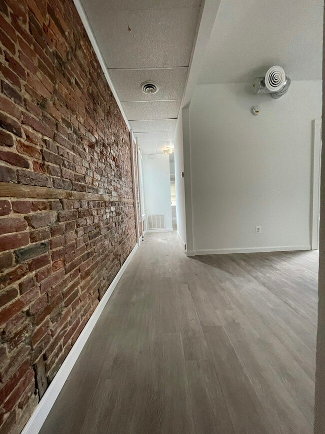 Building Photo - 1510 Light St