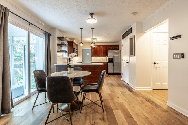 Building Photo - 2037 Sutter Pkwy