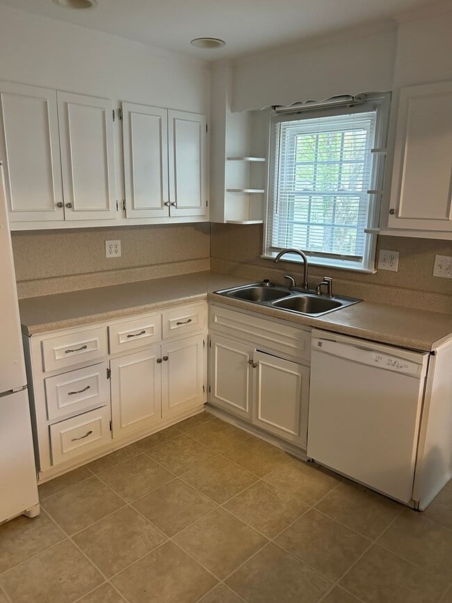 Building Photo - 3 Bedroom/ 2 Bath Home In High Point- Move In Special $500.00 off the 1st month with a 13 month l...