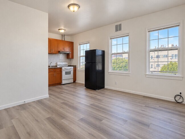 Building Photo - 1408 21st Ave