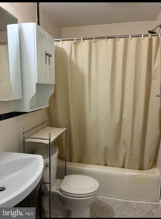 Building Photo - 7213 Adelphi Rd