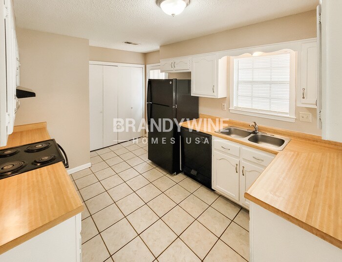 Building Photo - 4087 Friendly Way