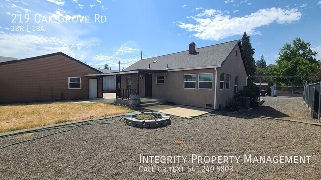 Building Photo - 219 Oak Grove Rd