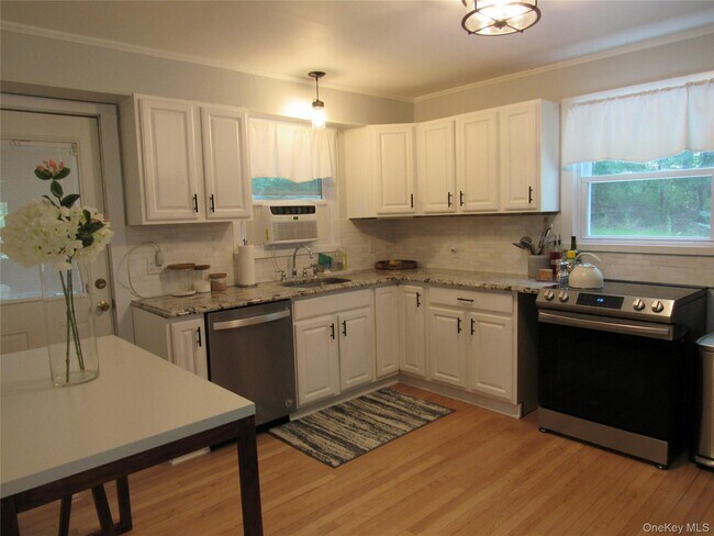 Building Photo - 30 Craigville Rd