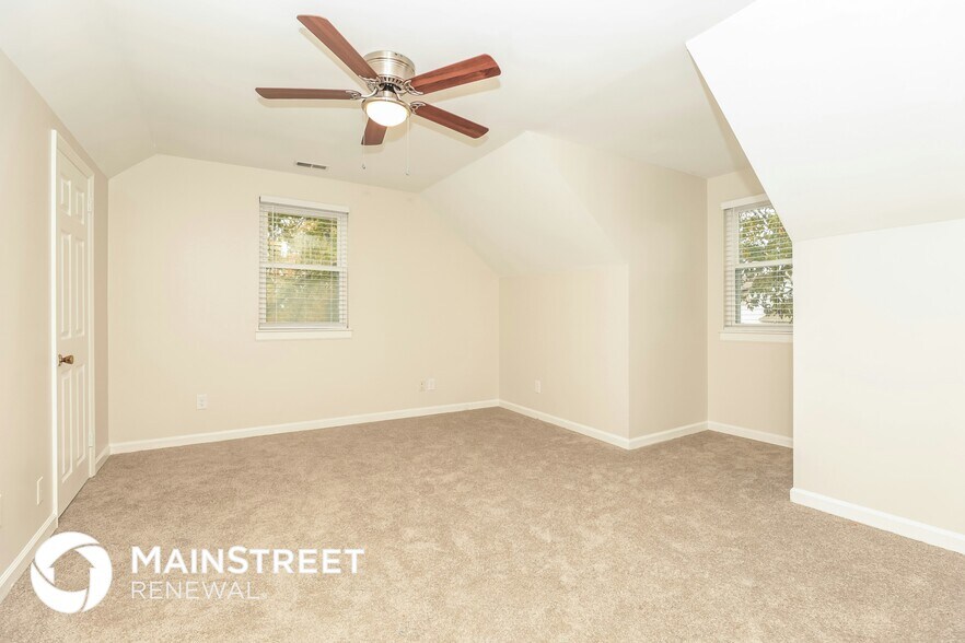 Building Photo - 315 Sunrise Cir