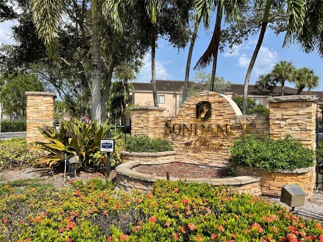 Building Photo - 2826 S University Dr