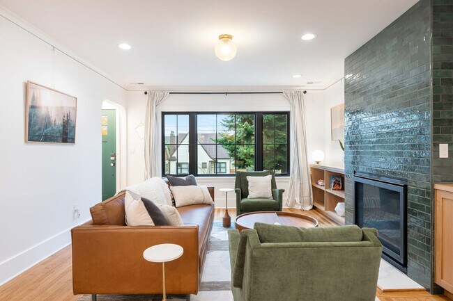 Building Photo - 2453 4th Ave W