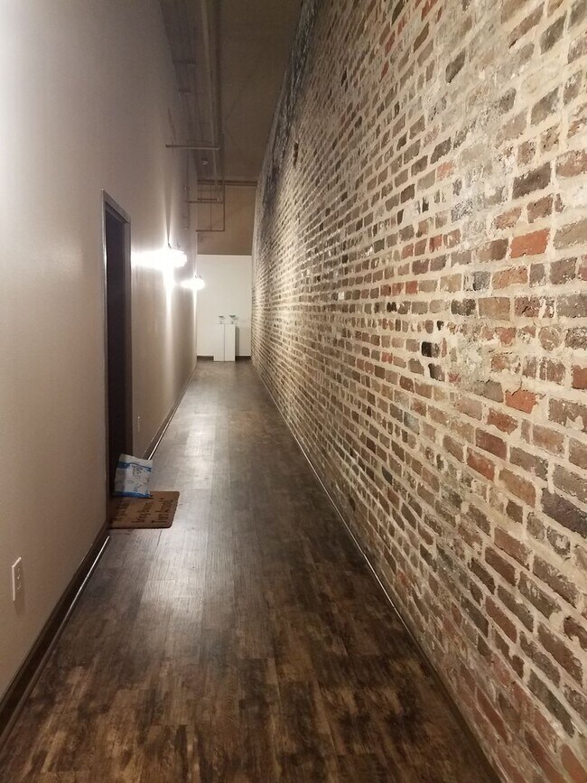 Building Photo - 2 bedroom 2 bath furnished - first floor unit