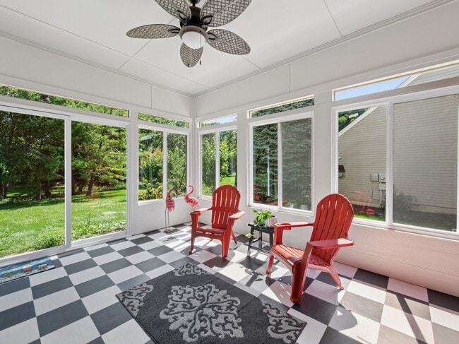Building Photo - 7879 Yellowwood Dr