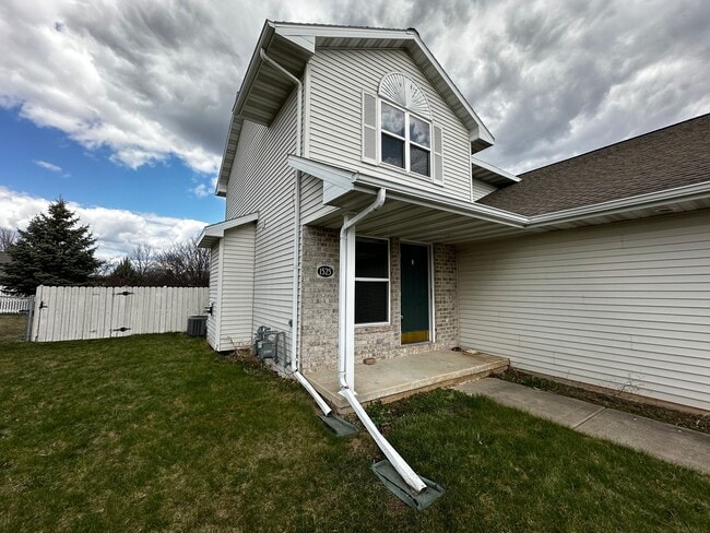 Building Photo - 1525-1527-1527 O Keefe Rd
