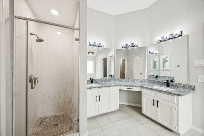 Building Photo - 16802 Willow Bend Ct