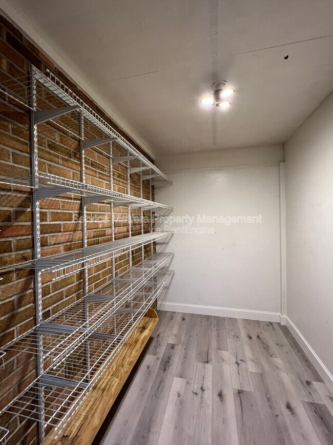 Building Photo - 7777 Needlerush Dr