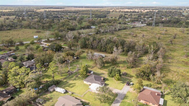 Building Photo - 2210 County Rd 769B