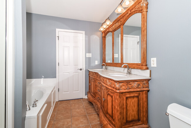 Building Photo - 13512 Dynasty Dr
