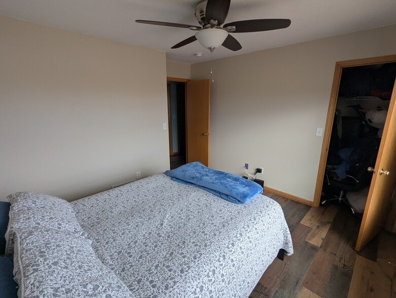 Building Photo - 6186 S Pointe Dr SW