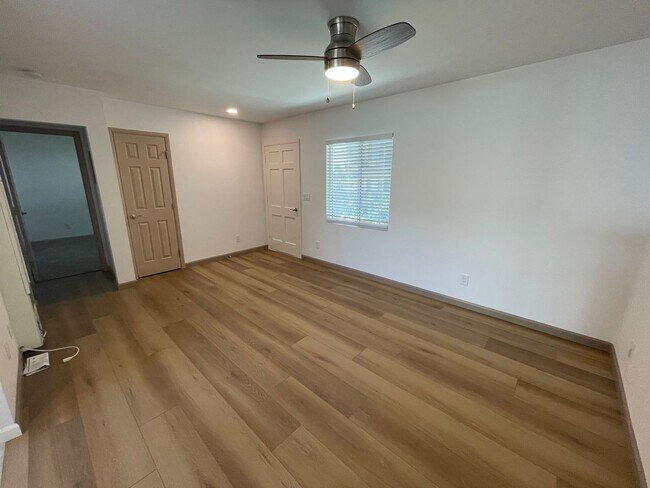 Building Photo - Manzanita