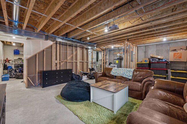 Building Photo - 988 W Broadleaf Dr
