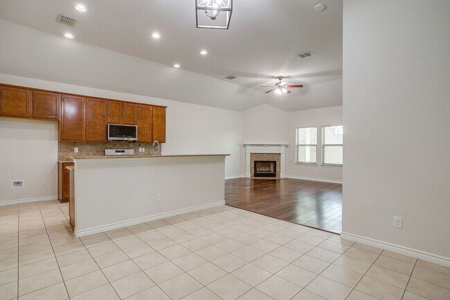 Building Photo - 3801 Weatherstone Dr