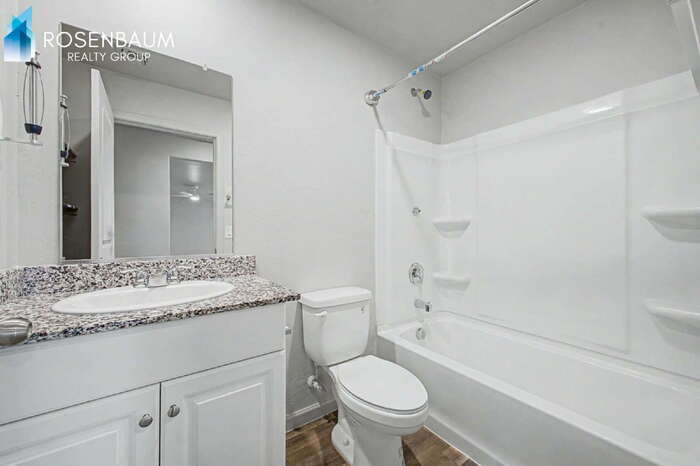 Building Photo - 3520 N La Paz Dr