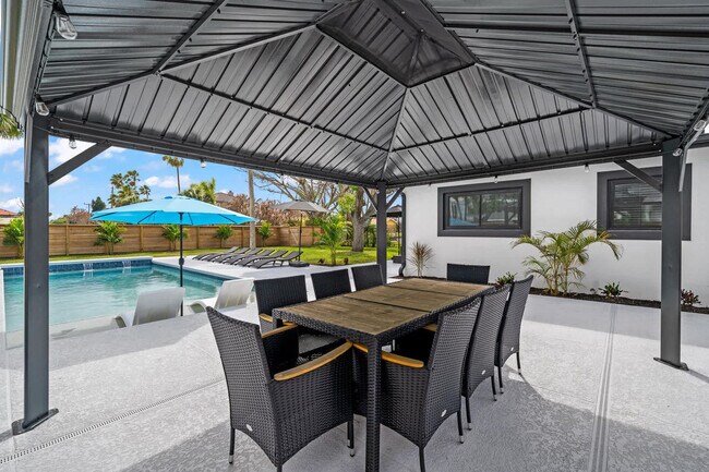 Building Photo - 115 Esther Dr