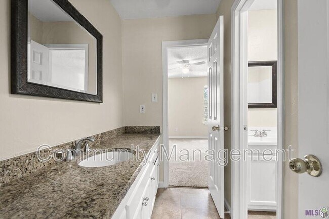 Building Photo - 4365 Jefferson Woods Dr