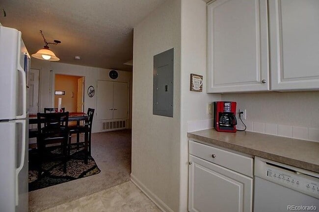 Building Photo - 3350 Boulder Cir