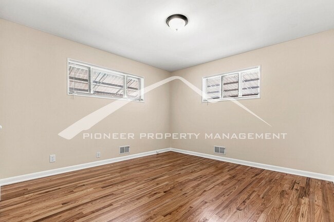 Building Photo - Updated Home With Central AC And Stainless...