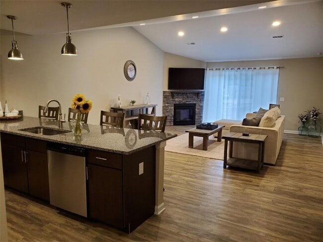 Building Photo - 170 Heartwood Ln