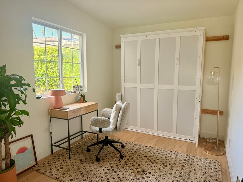 Building Photo - 2300 Pisani Pl