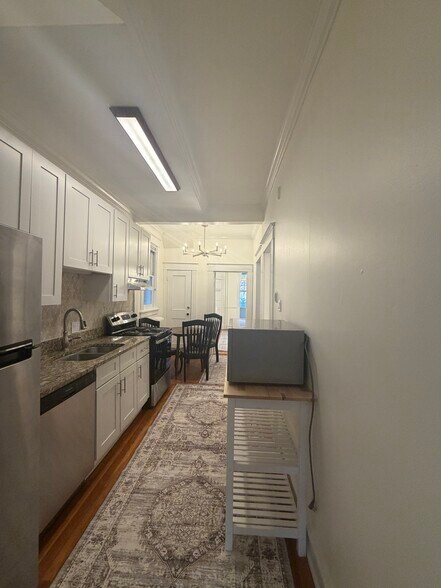 Kitchen - 2808 Floyd Ave