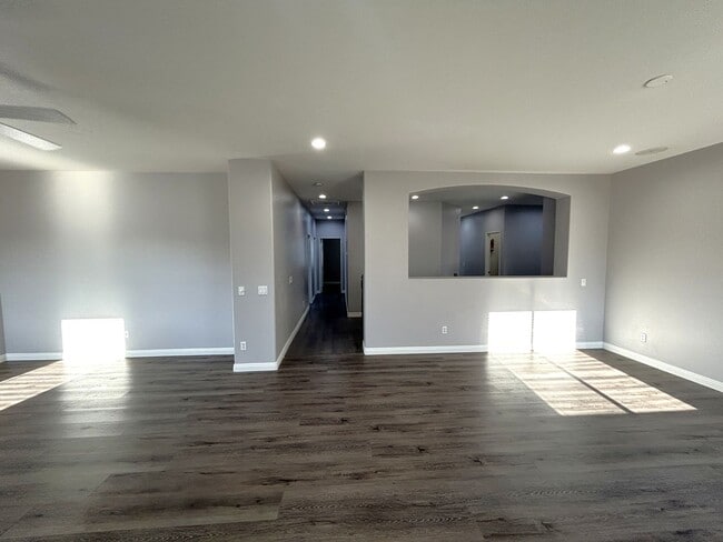 Building Photo - Silver Loop Jurupa Valley, 91752  (5 bed, ...