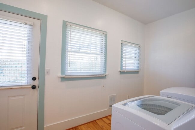 Building Photo - Move-In Now and Enjoy Summertime in Coupev...
